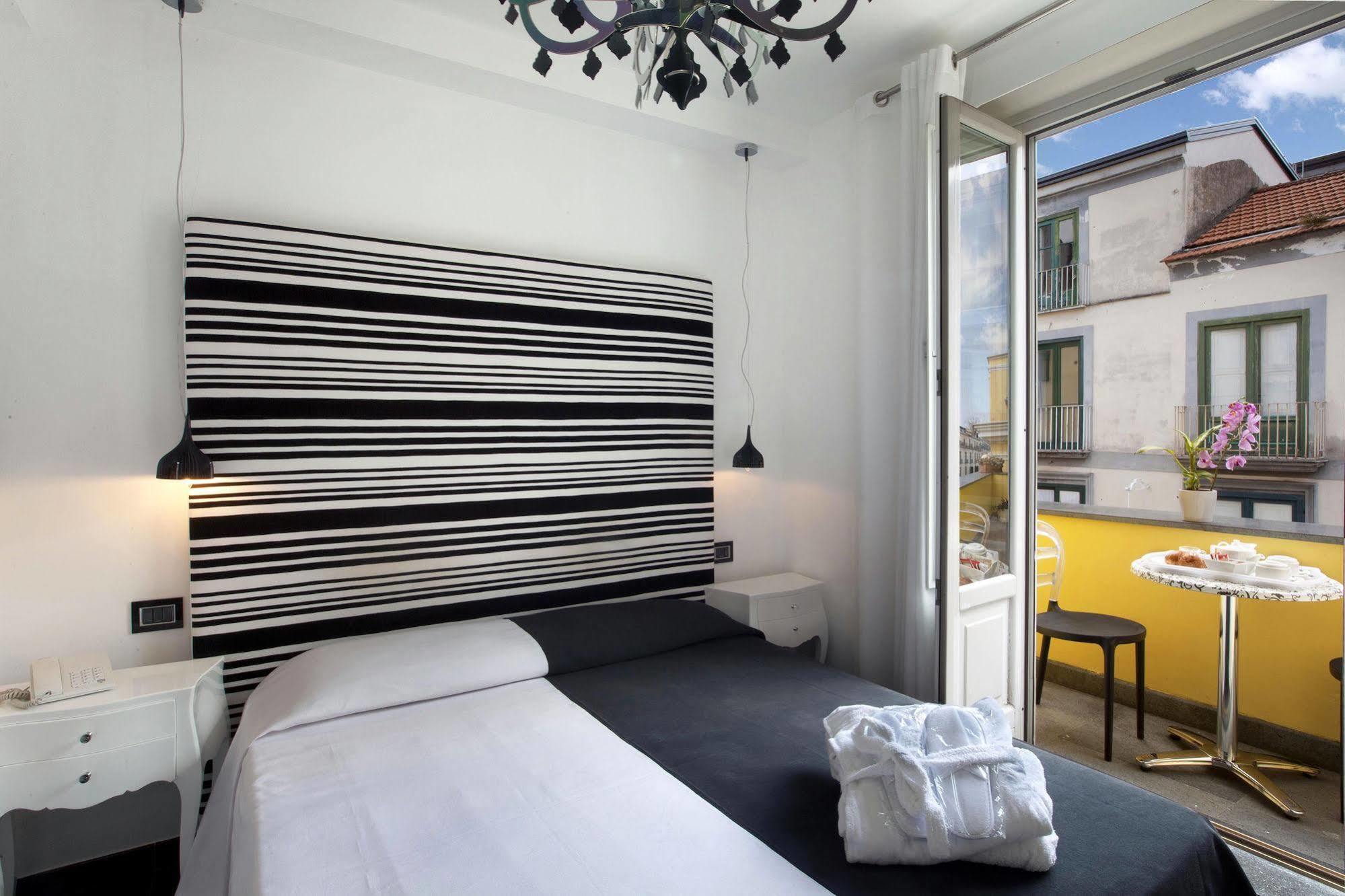 Palazzo Tritone & Abagnale Bed & Breakfast Sorrento Exterior photo